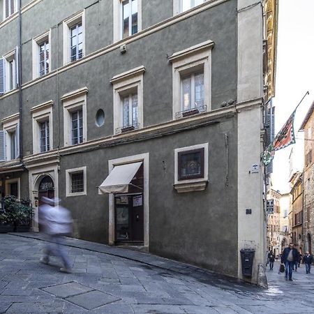Residenza D'Epoca Le Aquile Bed & Breakfast เซียนา ภายนอก รูปภาพ