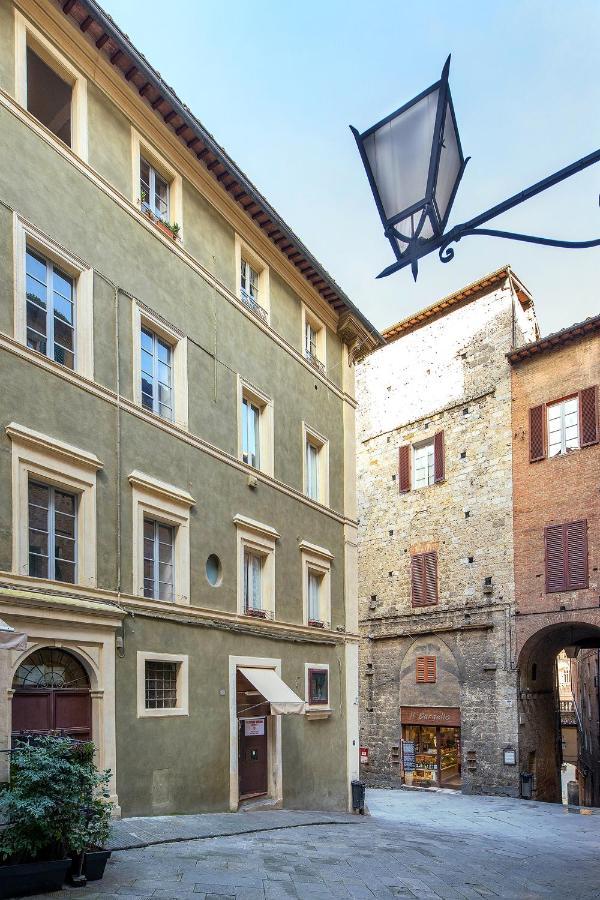 Residenza D'Epoca Le Aquile Bed & Breakfast เซียนา ภายนอก รูปภาพ
